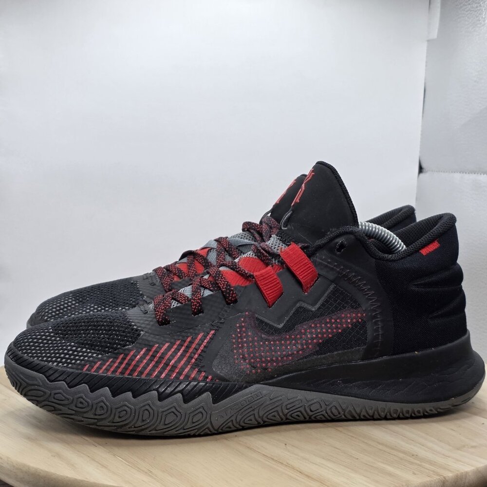 Nike‎ Kyrie Flytrap V Sneakers Mens 10.5 Black Red CZ4100-003